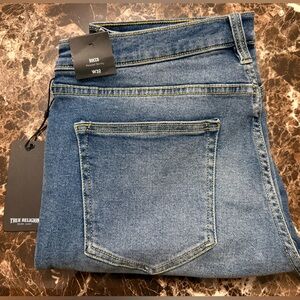 True Religion men’s jeans size 32( brand new)